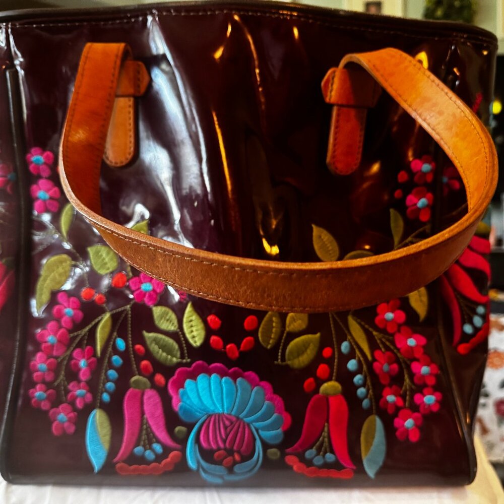 Consuela Tote Embroidered